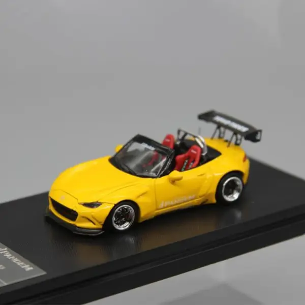 1:64 Scale Mazda MX-5 Diecast Car Model