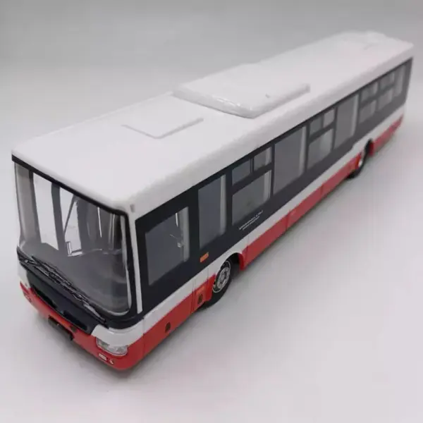 1:43 Scale Diecast Public Transport Bus Model - Image 5