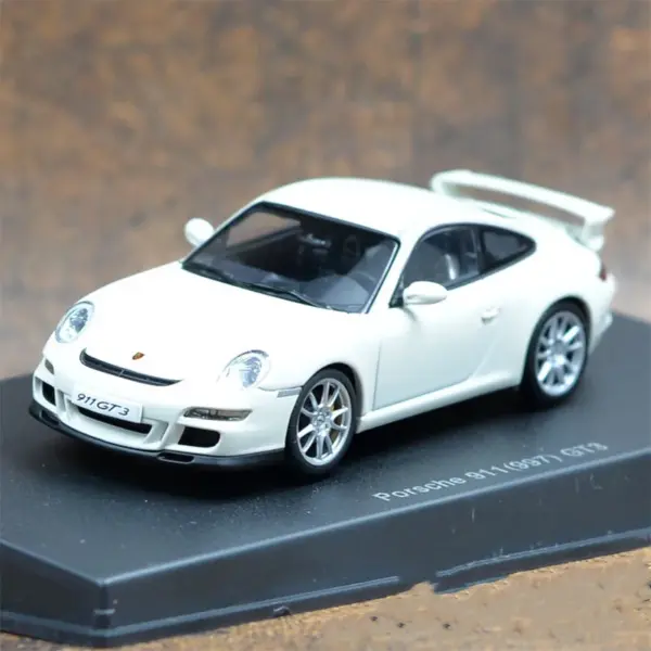 1/43 Scale Porsche 911 997 GT3 Model Car - Image 4