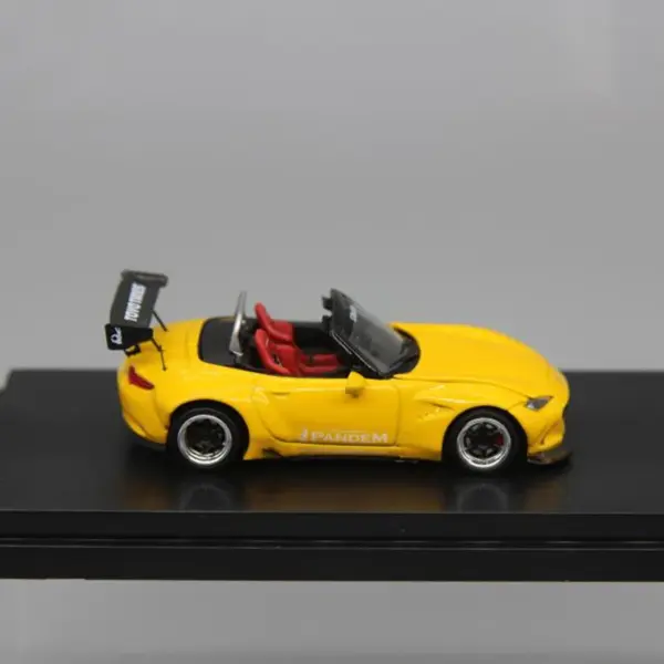 1:64 Scale Mazda MX-5 Diecast Car Model - Image 4