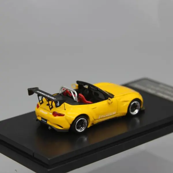 1:64 Scale Mazda MX-5 Diecast Car Model - Image 5