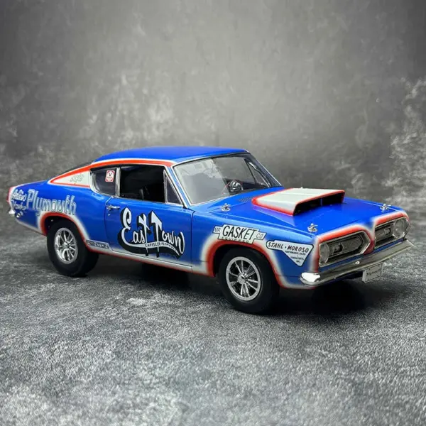 1:18 Scale Plymouth HEMI Cuda Model Car - Image 4