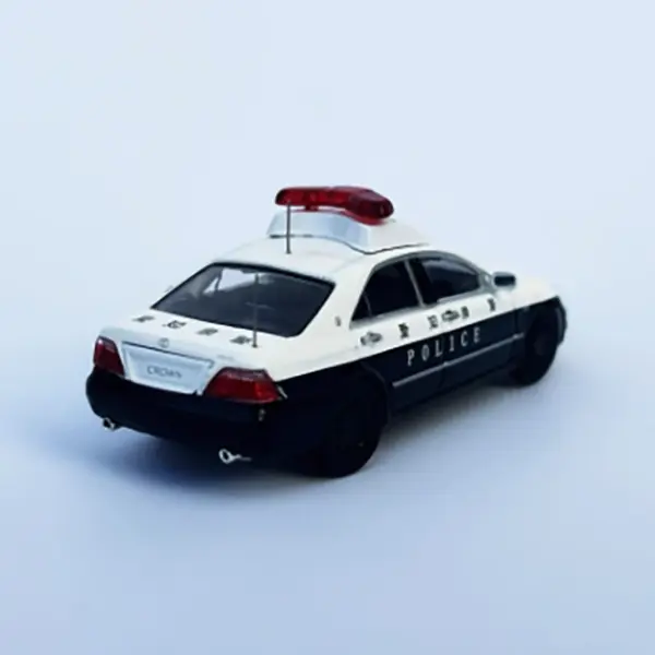 Crown Police Car Model 1:64 Scale Collectible - Image 3