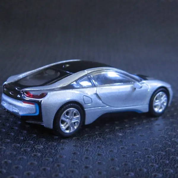 1:64 Scale BMW I8 Silver Diecast Model Car - Image 2