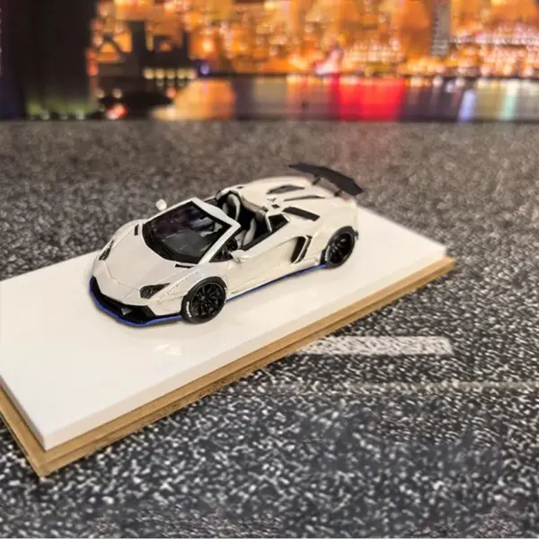 1:64 Scale Lamborghini LP700 Aventador Model Car - Image 4