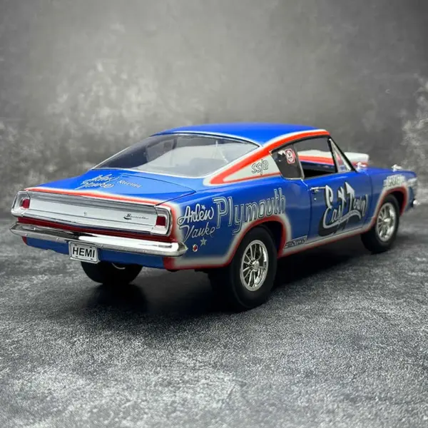 1:18 Scale Plymouth HEMI Cuda Model Car - Image 5