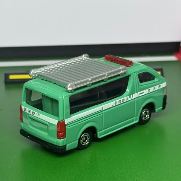 Tomica No.89 Mountain Rescue Vehicle Diecast Model - Image 4