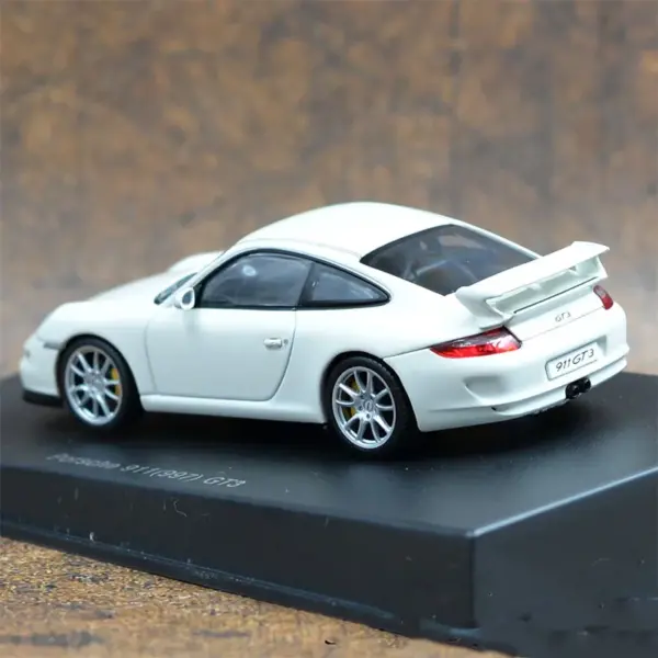 1/43 Scale Porsche 911 997 GT3 Model Car - Image 6