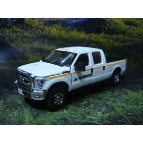 Ford F-250 2016 Diecast Model 1:50 Scale