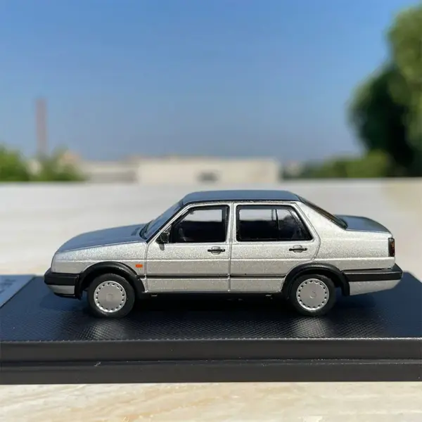 Diecast 1:64 VW Jetta Alloy Car Model - Image 6