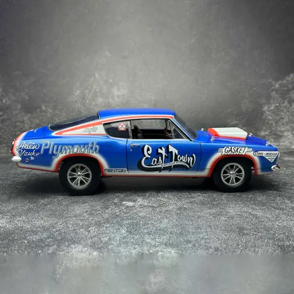 1:18 Scale Plymouth HEMI Cuda Model Car - Image 6