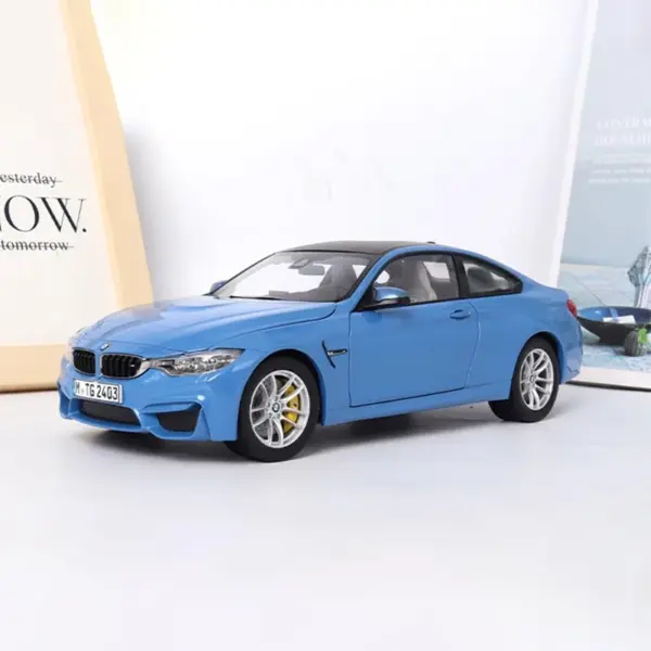 1:18 Scale BMW M4 Coupe Diecast Model Car - Image 2