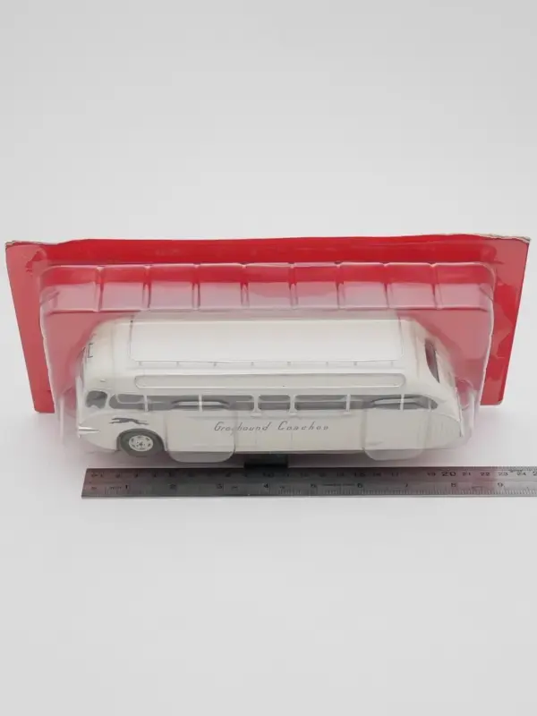 1/43 Scale Ford Super Coach Greyhound Model Bus - Image 5