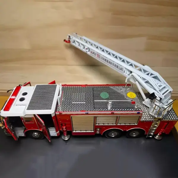 1:43 Shenyang Jietong JP32 Fire Truck Model - Image 2