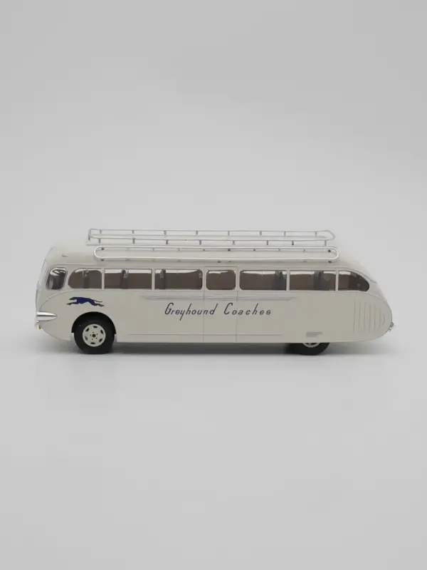 1/43 Scale Ford Super Coach Greyhound Model Bus - Image 3