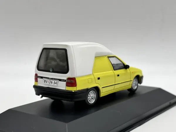 1/43 Scale Škoda Felicia Van Alloy Model Toy - Image 2