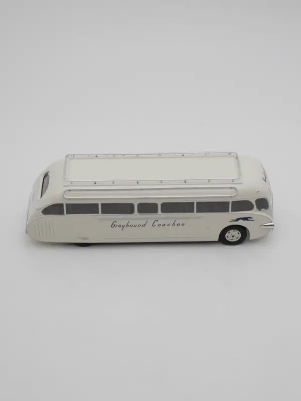 1/43 Scale Ford Super Coach Greyhound Model Bus - Image 2