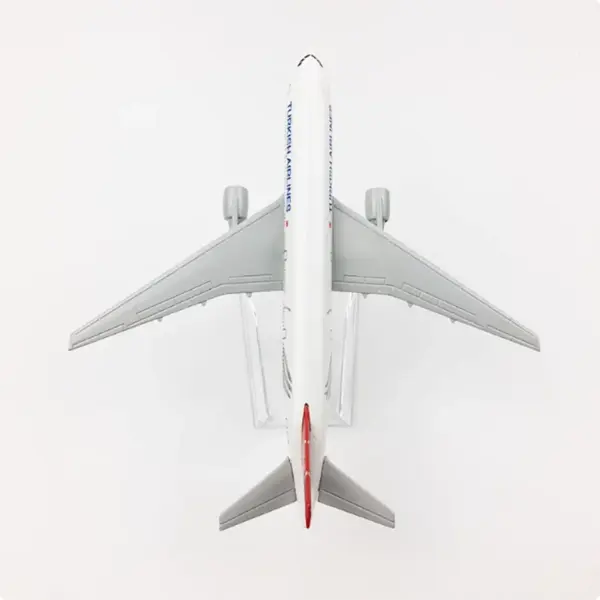 Turkish Airlines B-777 1:400 Scale Model Aircraft - Image 5