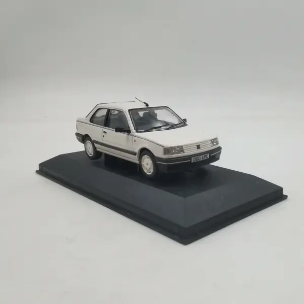 Diecast 1/43 Scale Alloy Car Model - Image 4