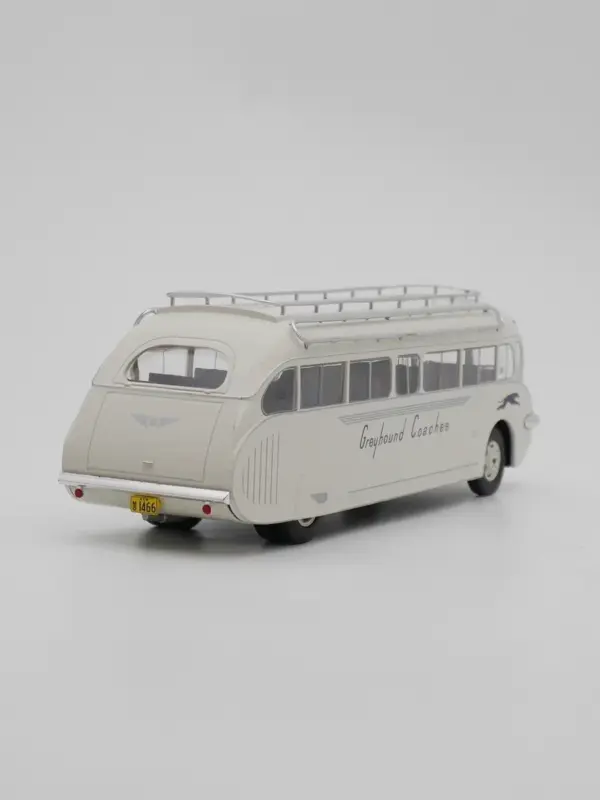 1/43 Scale Ford Super Coach Greyhound Model Bus - Image 4