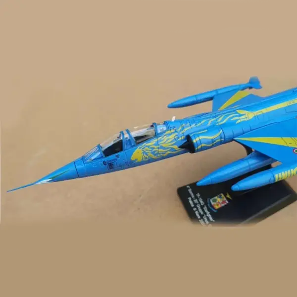 1:100 Scale F-104 Star Fighter Model Aircraft - Image 2