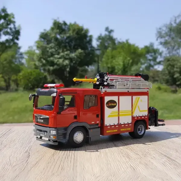 1:43 Shenyang Jietong JP32 Fire Truck Model - Image 8