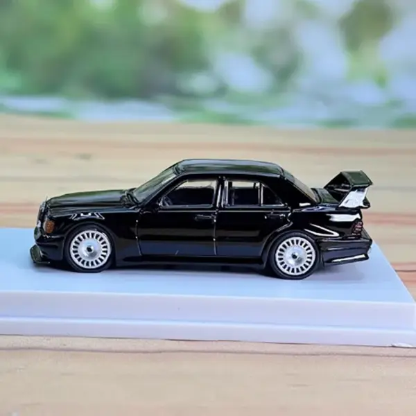 1:64 Scale WELLY 190E W201 Diecast Car Model - Image 4