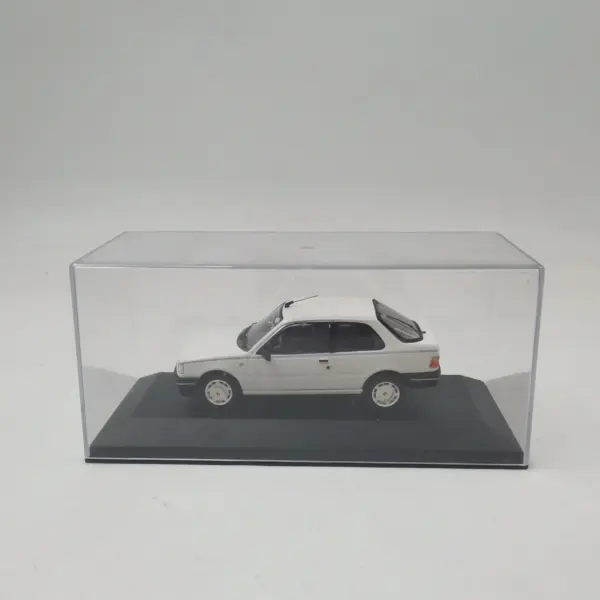 Diecast 1/43 Scale Alloy Car Model - Image 5