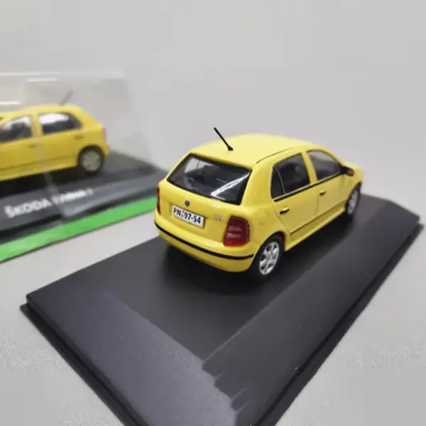 1/43 Scale Škoda Fabia Diecast Model Car - Image 3