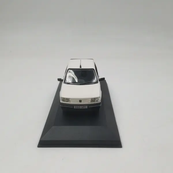 Diecast 1/43 Scale Alloy Car Model - Image 3