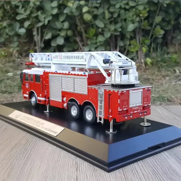 1:43 Shenyang Jietong JP32 Fire Truck Model - Image 3