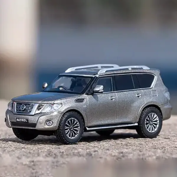 Nissan Patrol Y62 1:64 Scale Diecast Model - Image 4