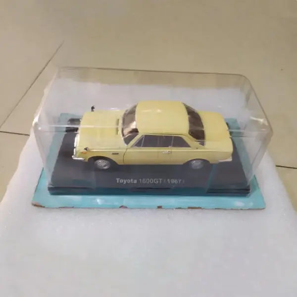 1967 Toyota 1600GT Diecast Model Car 1/24