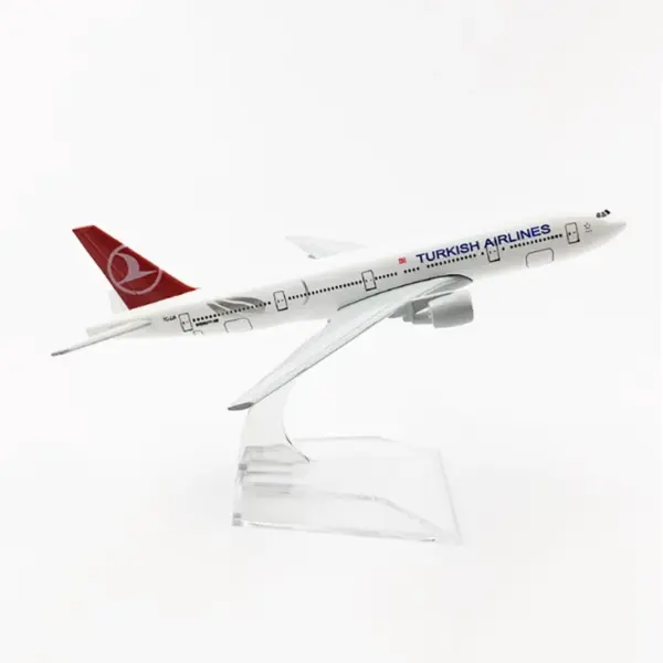 Turkish Airlines B-777 1:400 Scale Model Aircraft - Image 2